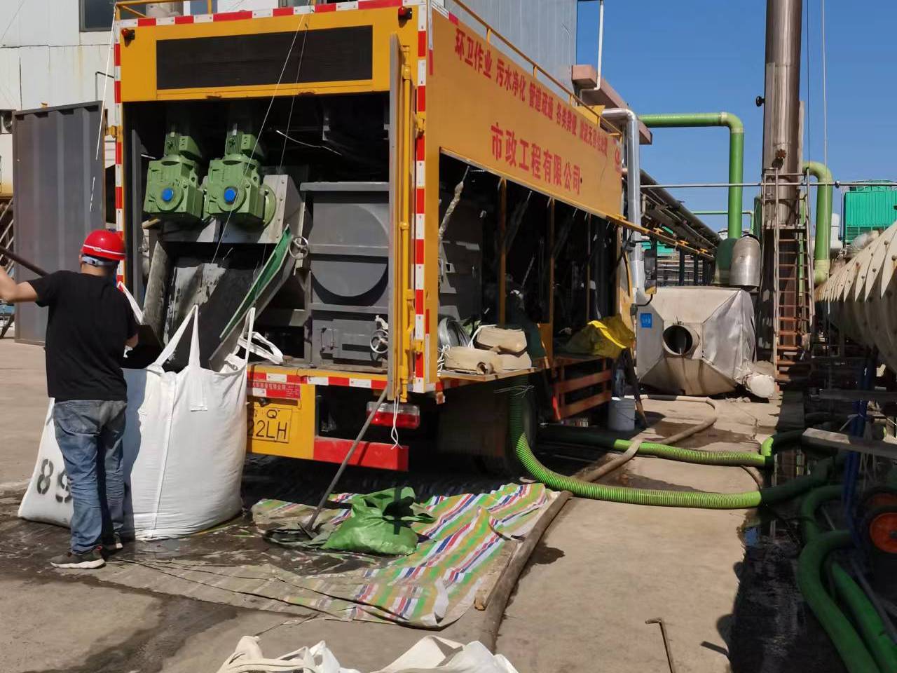 霍尔果斯淤泥压干处理